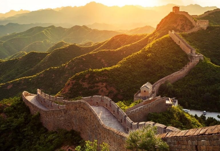 Cina_Muraglia-cinese_shutterstock_43871361