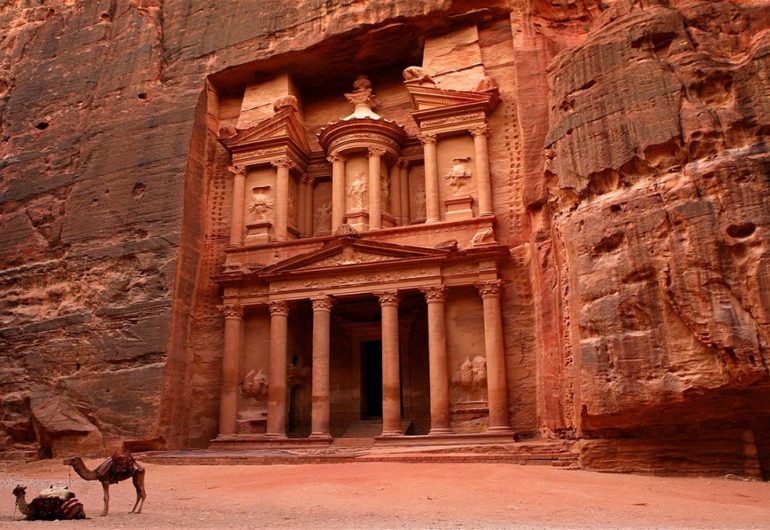 f27a1f10a618448d65e6ac16c9270e56-petra